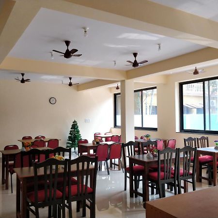 Dom'S Inn Calangute Buitenkant foto