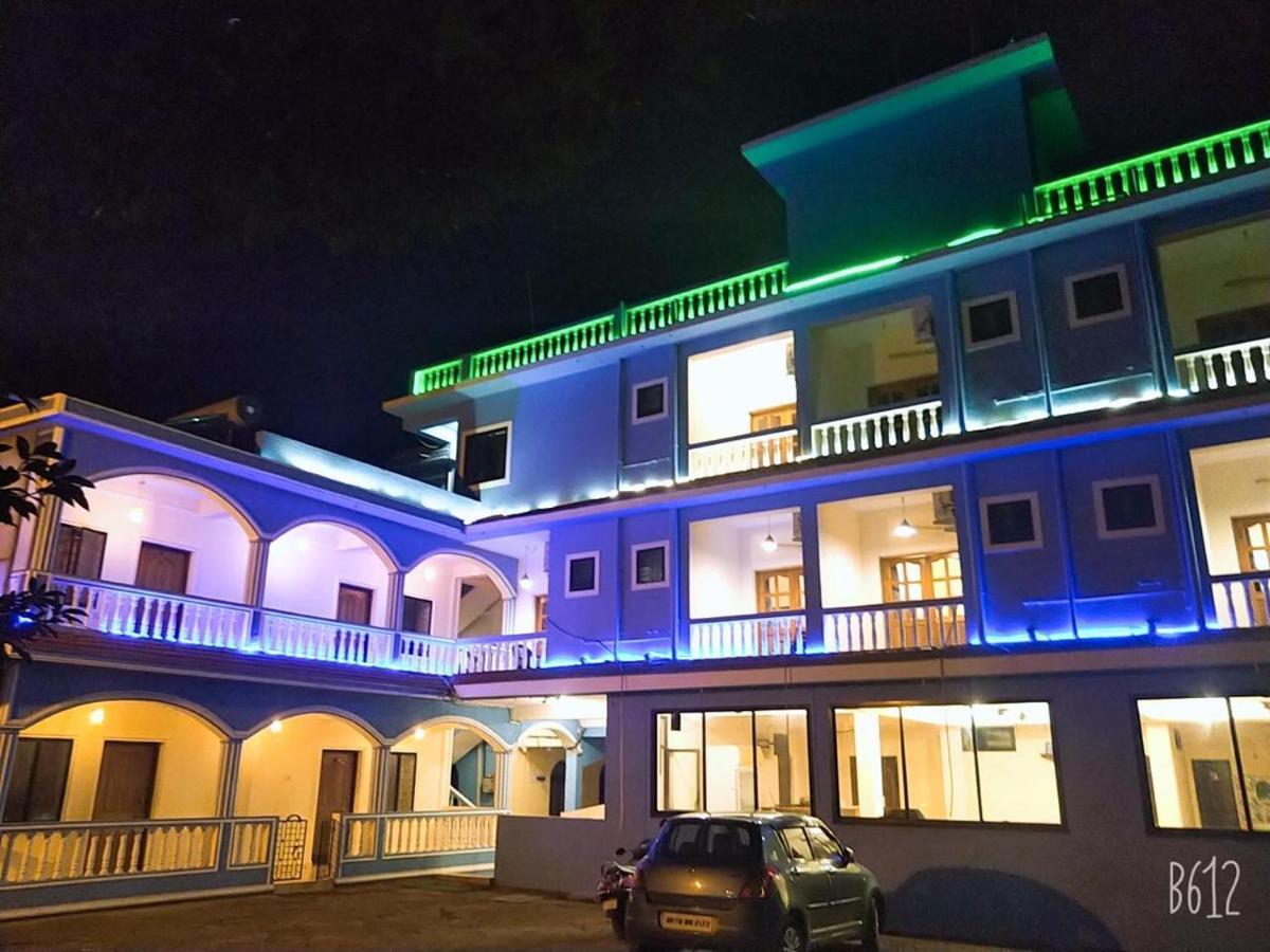 Dom'S Inn Calangute Buitenkant foto