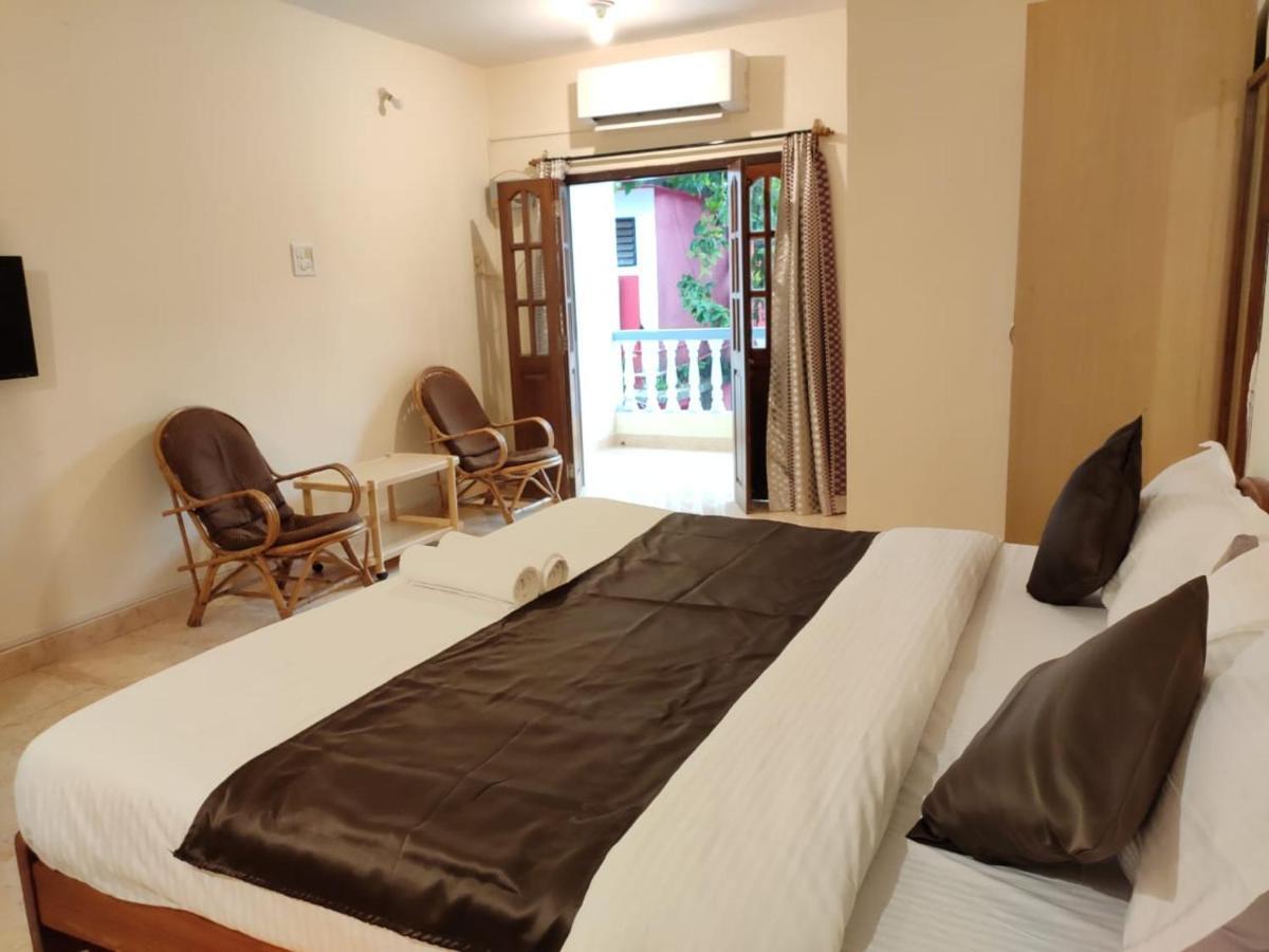 Dom'S Inn Calangute Buitenkant foto