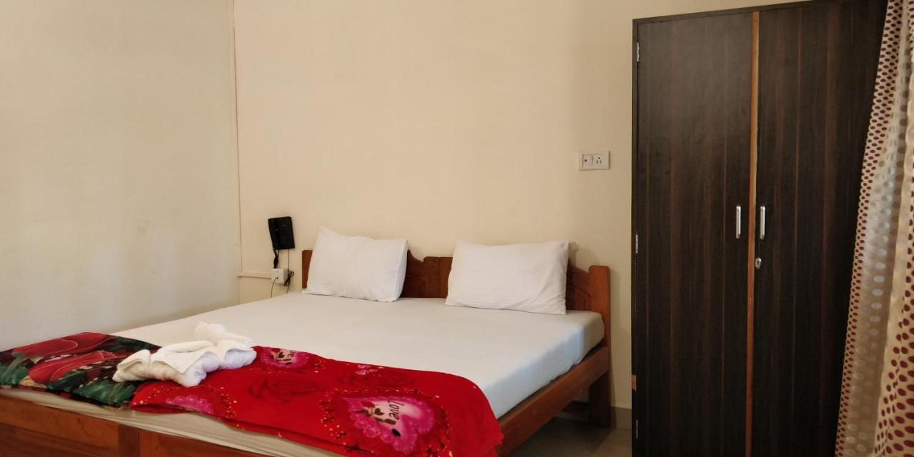 Dom'S Inn Calangute Buitenkant foto