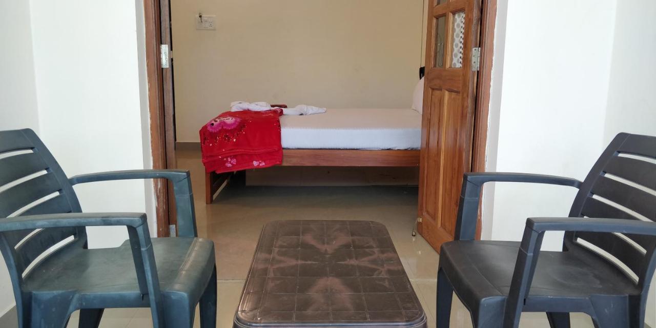 Dom'S Inn Calangute Buitenkant foto