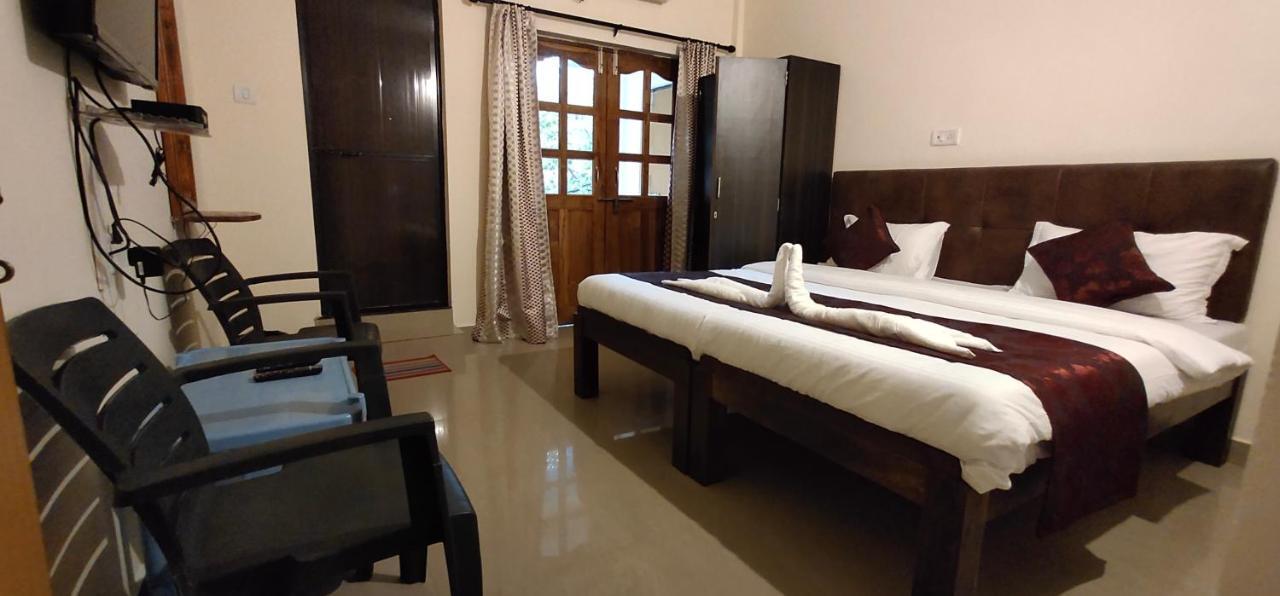 Dom'S Inn Calangute Buitenkant foto