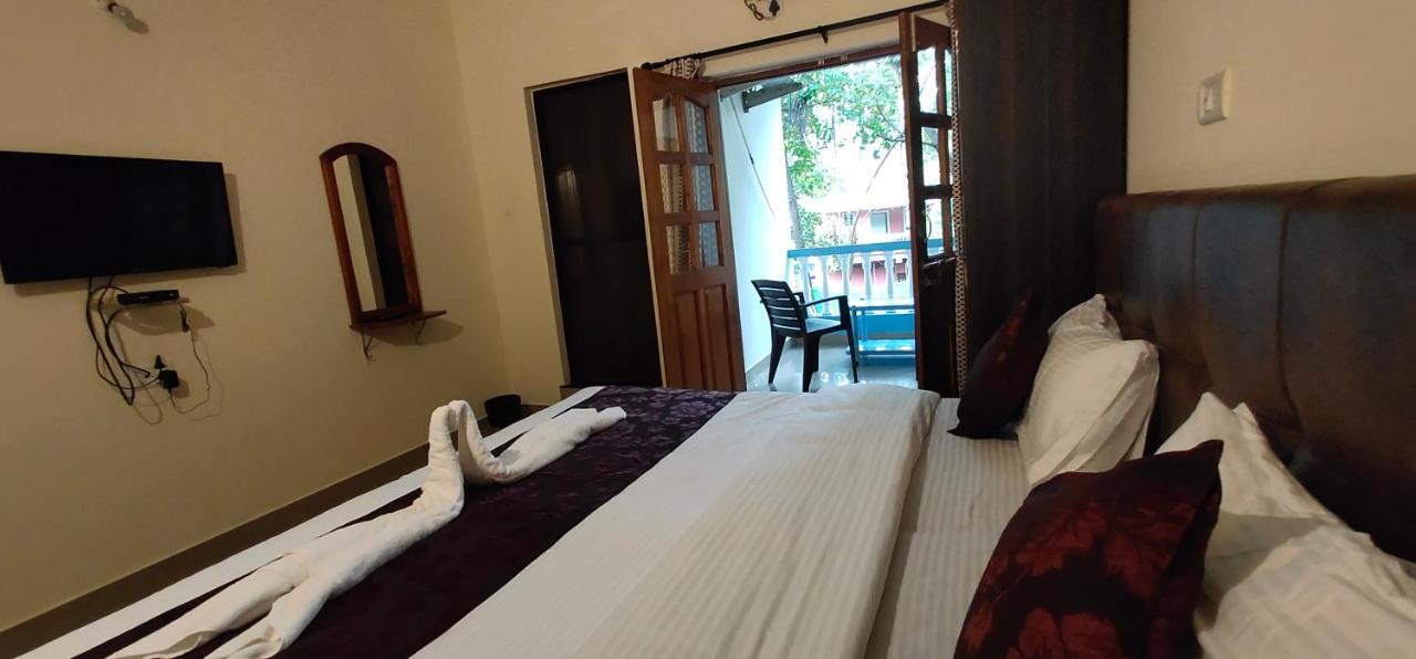 Dom'S Inn Calangute Buitenkant foto