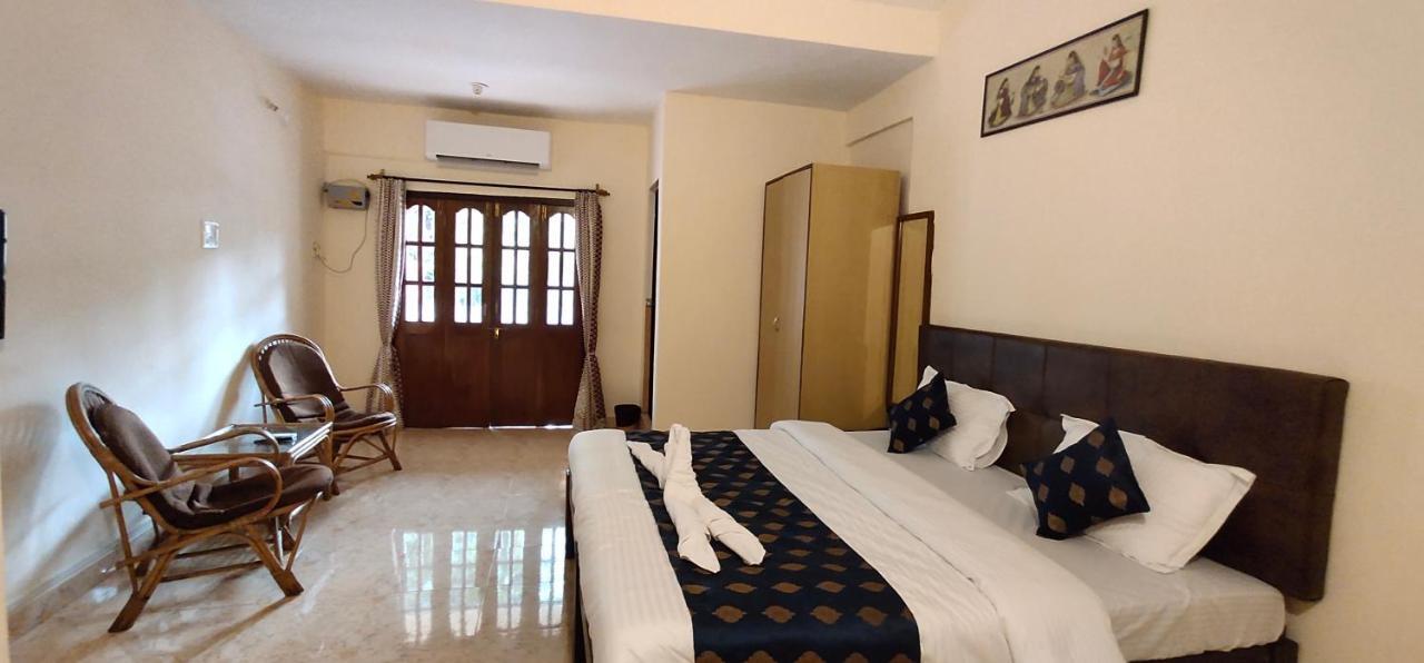 Dom'S Inn Calangute Buitenkant foto