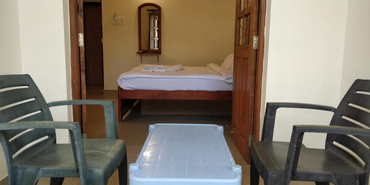 Dom'S Inn Calangute Buitenkant foto