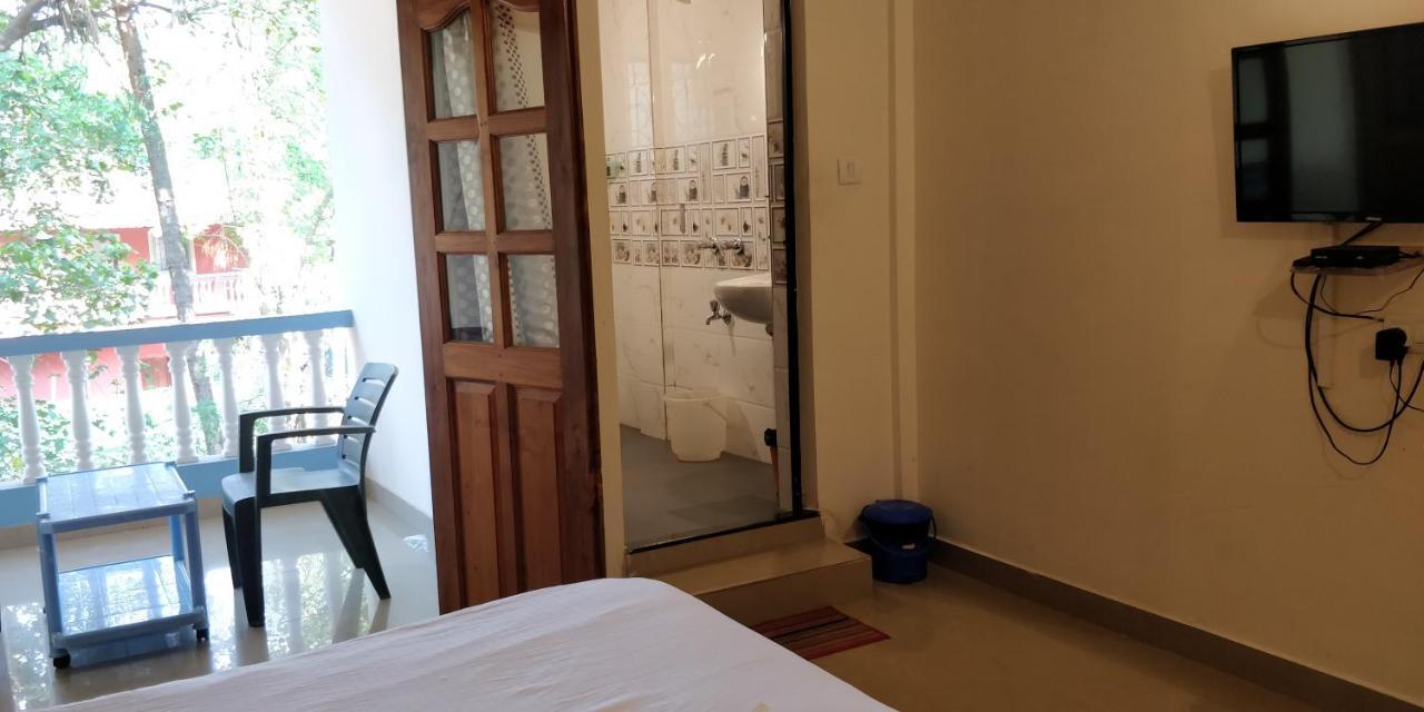 Dom'S Inn Calangute Buitenkant foto