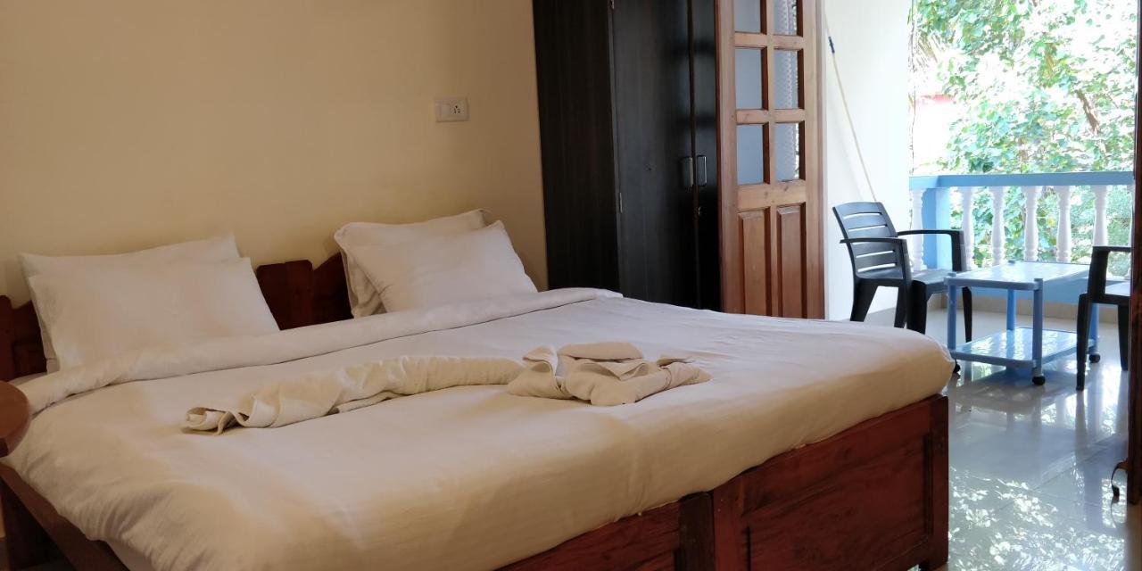 Dom'S Inn Calangute Buitenkant foto